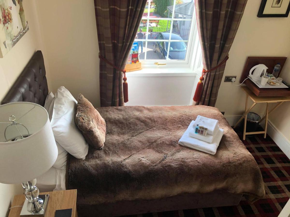 Haughton Arms Hotel Alford  Esterno foto
