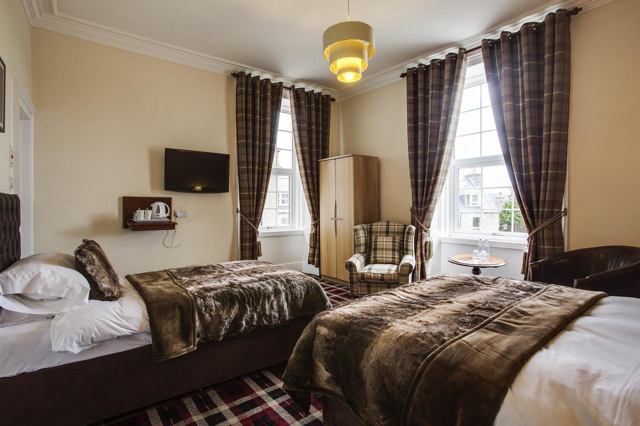 Haughton Arms Hotel Alford  Esterno foto
