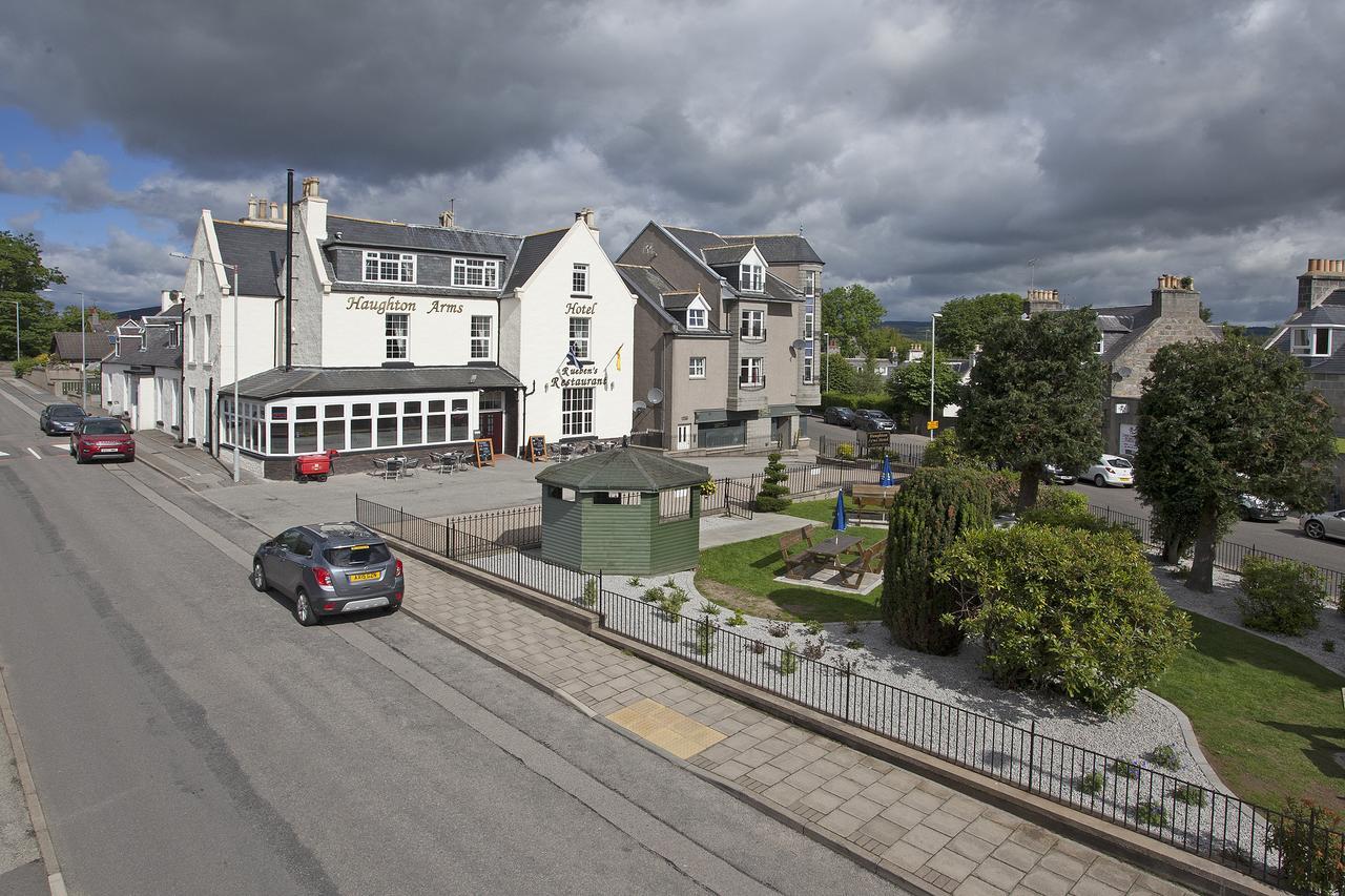 Haughton Arms Hotel Alford  Esterno foto